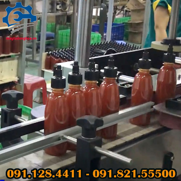 Máy chiết rót tương ớt tự động