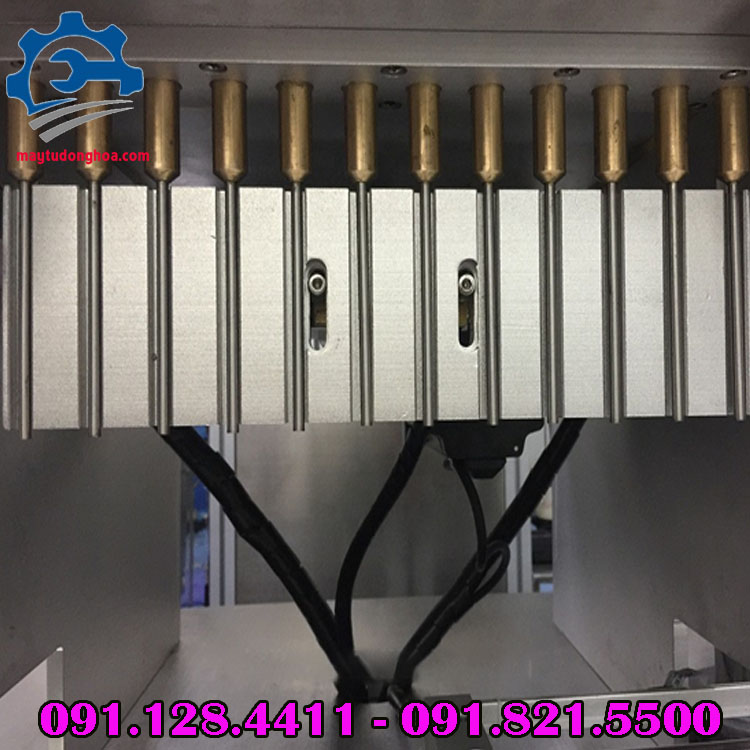 Máy làm son môi, máy chiết rót son môi 12 vòi giá rẻ, chính hãng Hệ thống vòi chiết của máy chiết rót son môi 12 vòi