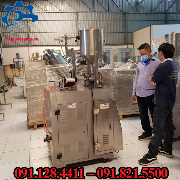 máy đóng gói nước sốt tự động