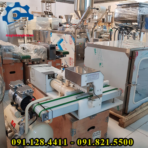 Máy xiên thịt nướng Máy xiên thịt nướng