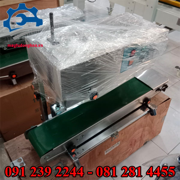 Máy hàn miệng túi đứng có băng tải